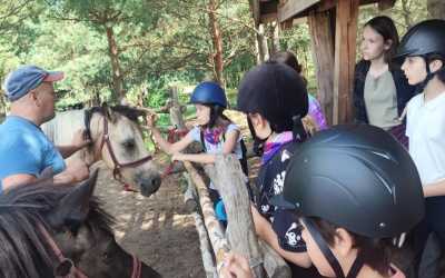 Obóz młodzieżowy, Piecki - obóz konny Mazurskie Chaty, 10 dni 10-14 lat