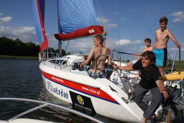 Szkolenie na sternika motorowodnego + Książka „Vademecum Sternika Motorowodnego”